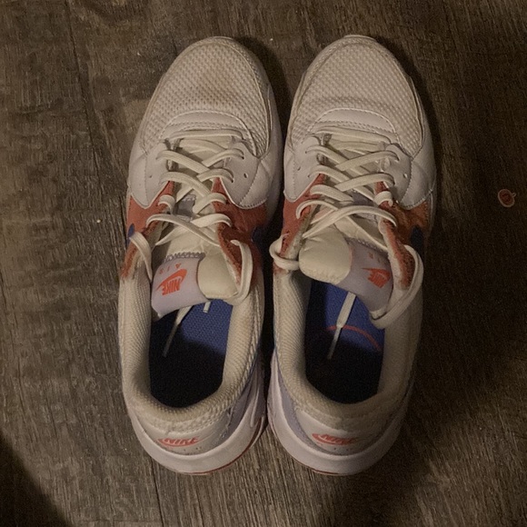 Women’s Nike Air Max - Picture 3 of 3